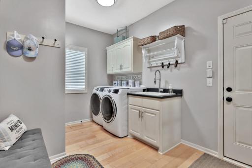convenient laundry right off the garage entrrance