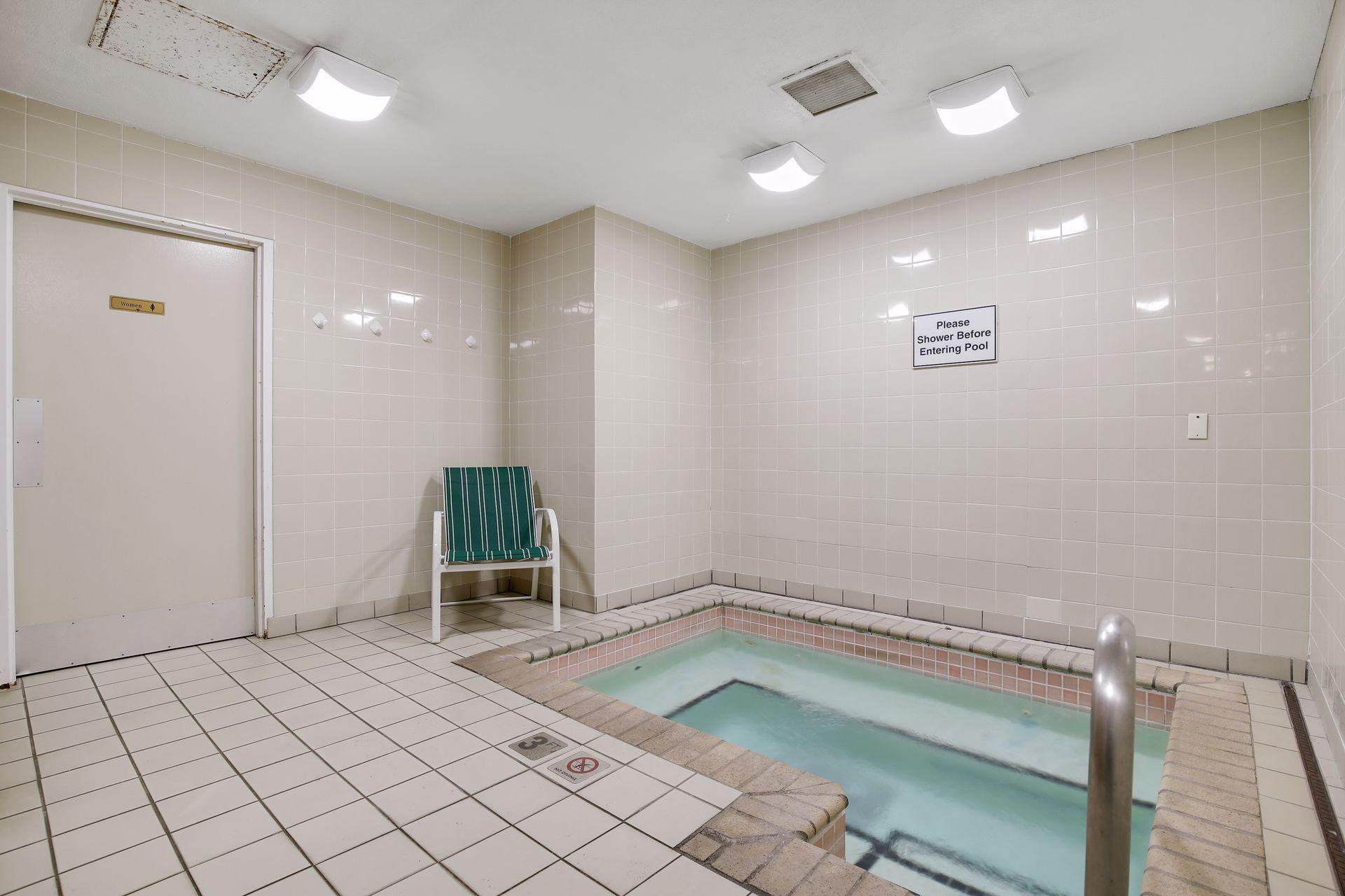 This is how they did jacuzzis in 1987!