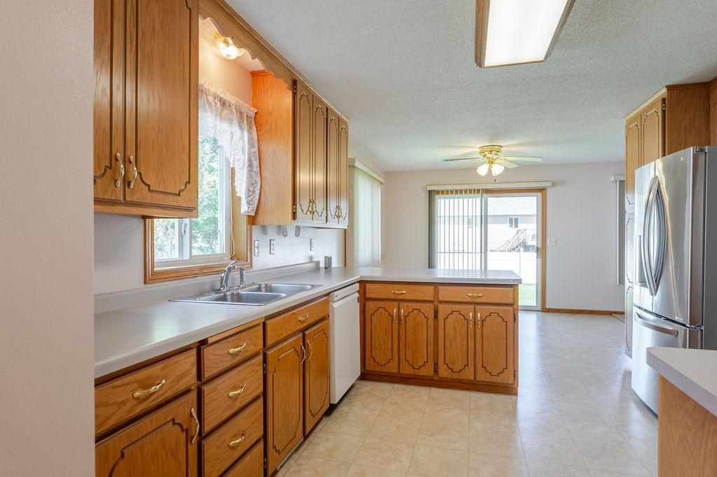 Spacious Kitchen