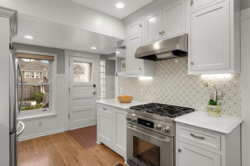 904 Osceola Avenue, Saint Paul, MN 55105