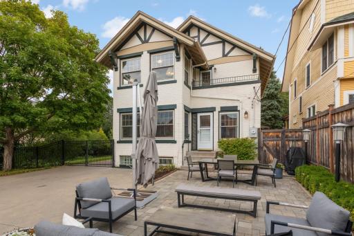 904 Osceola Avenue, Saint Paul, MN 55105