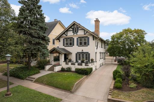 904 Osceola Avenue, Saint Paul, MN 55105