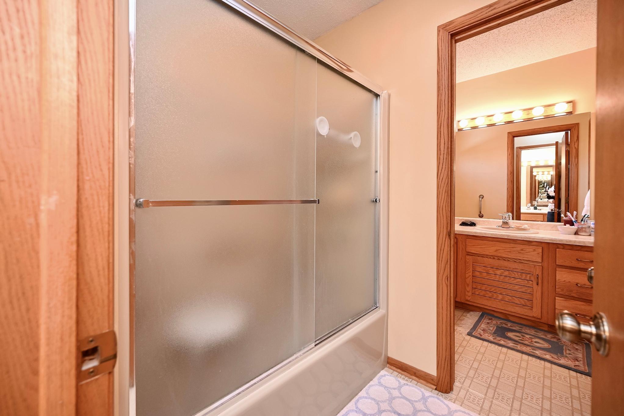 UL Shared Shower