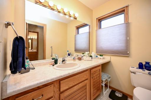 UL Jack & Jill Bathroom