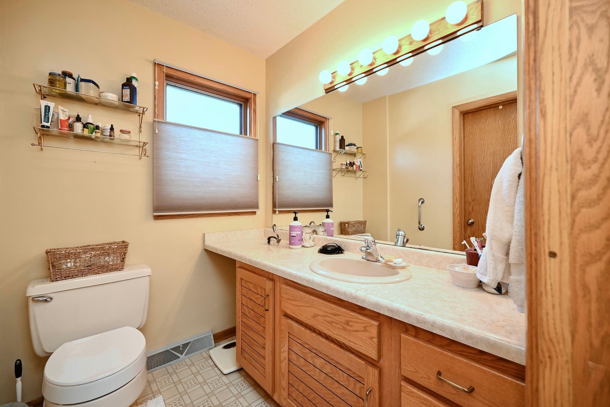 UL Jack & Jill Bathroom