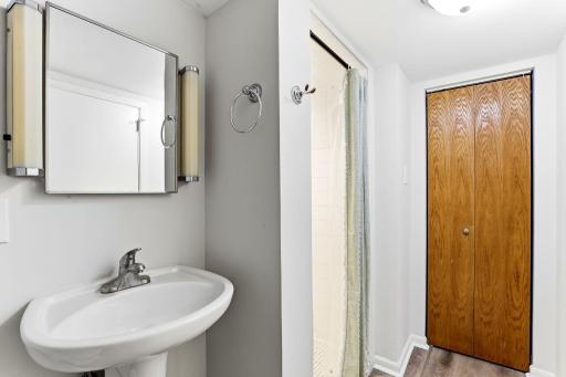 3/4 LL bath has shower and closet