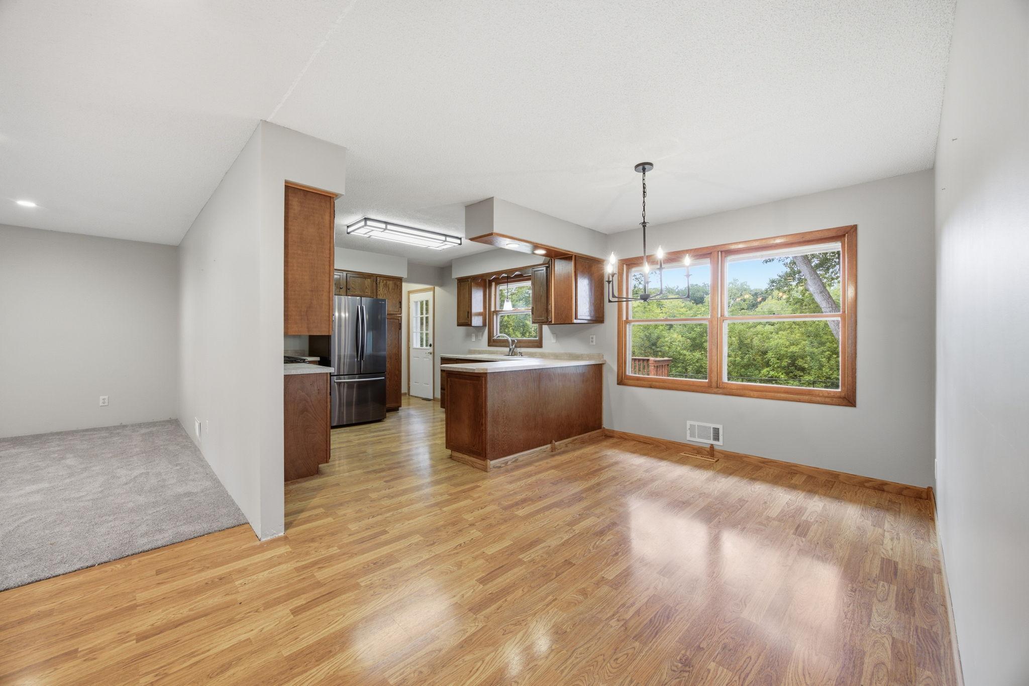 Kitchen & dining room