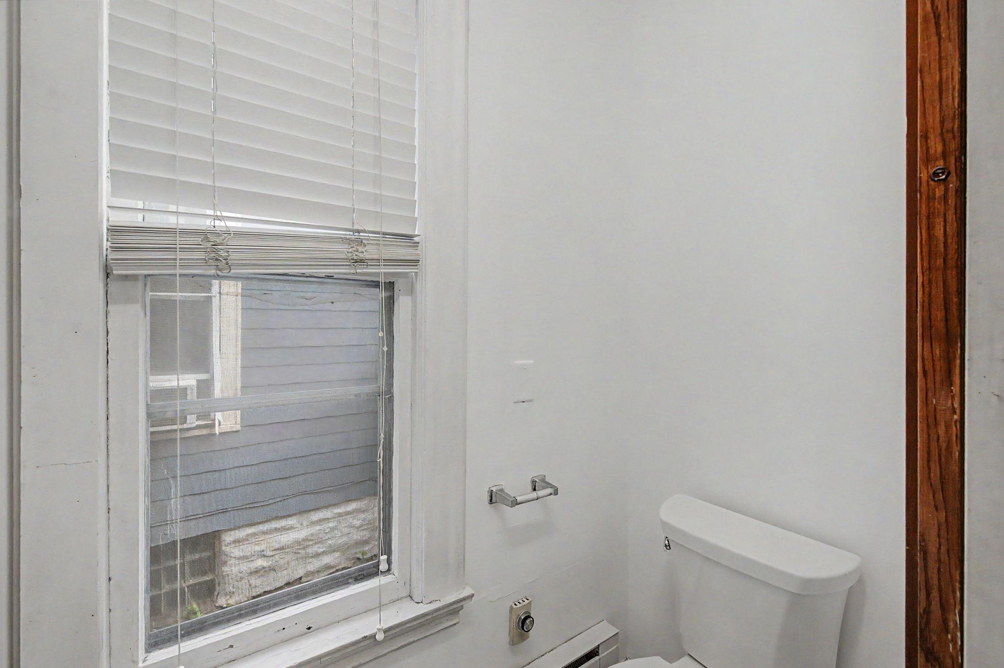Main floor 3/4 bathroom