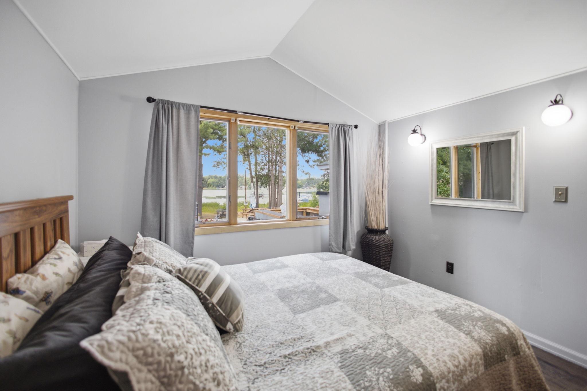 17-web-or-mls-24787-clam-lake-dr.jpg