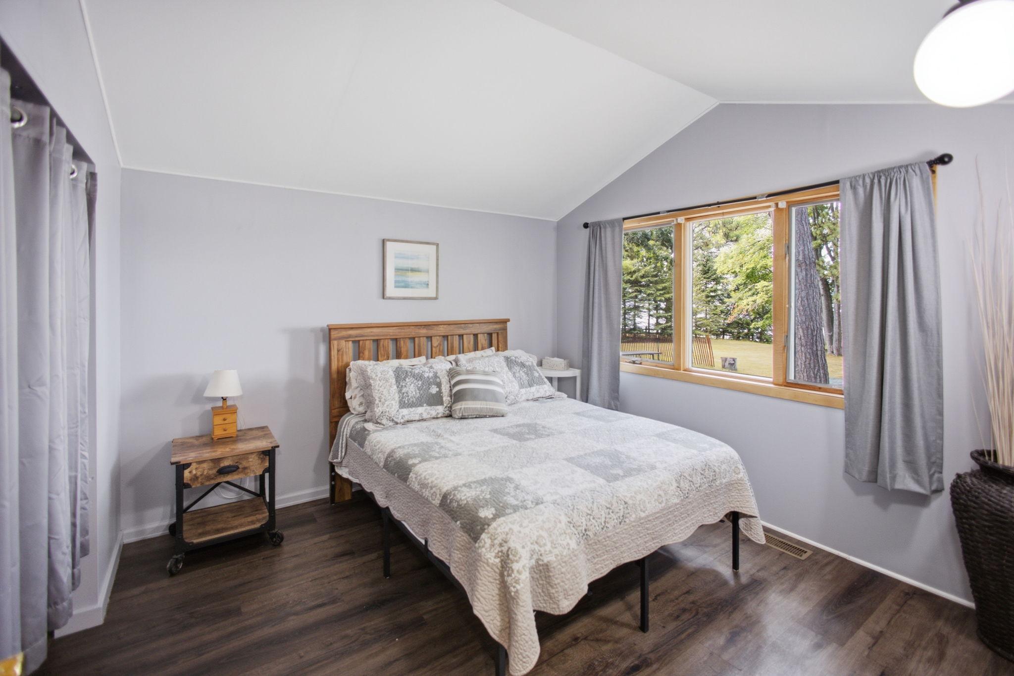 16-web-or-mls-24787-clam-lake-dr.jpg