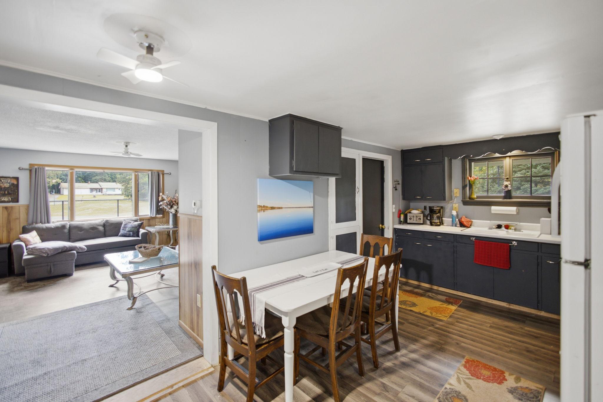 18-web-or-mls-24787-clam-lake-dr.jpg