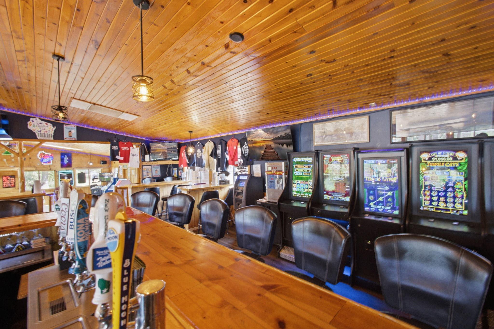 6-web-or-mls-24787-clam-lake-dr.jpg