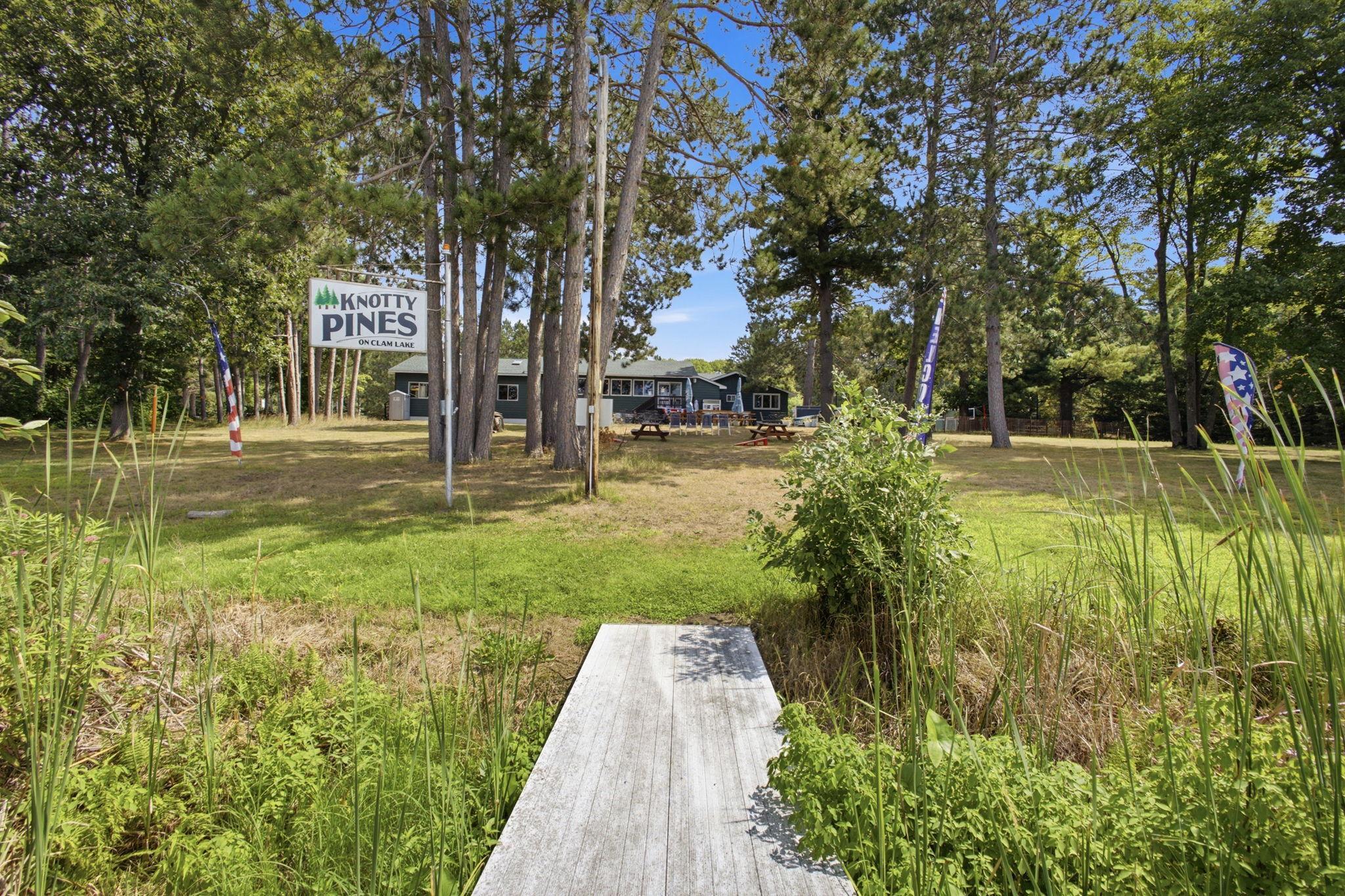 38-web-or-mls-24787-clam-lake-dr.jpg