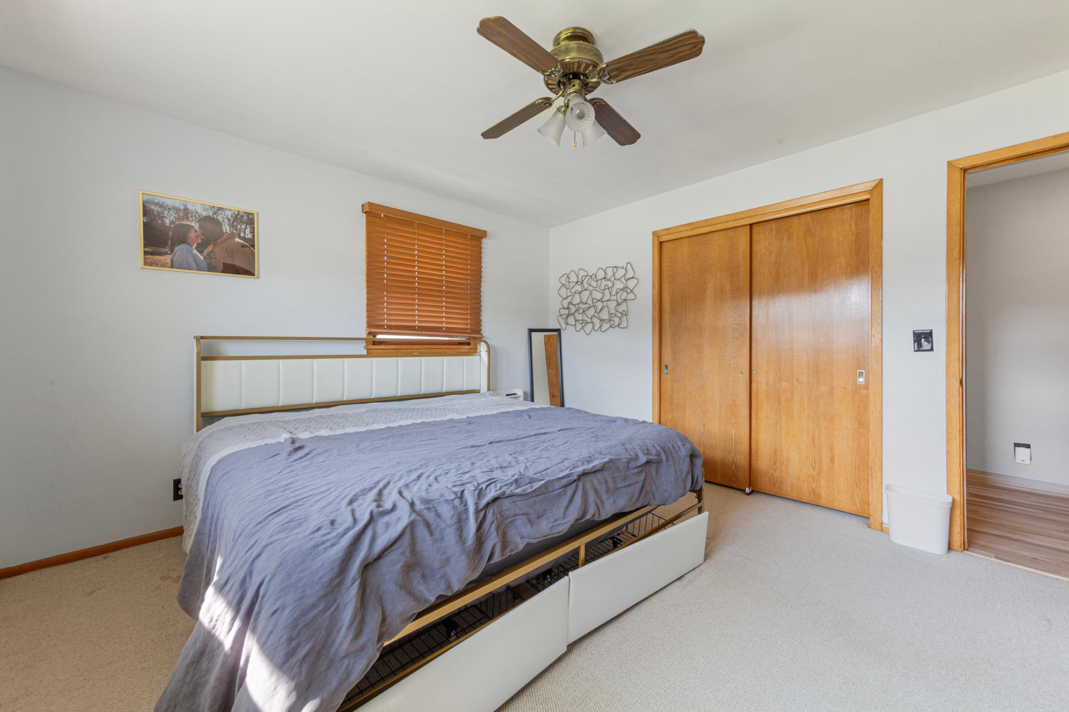 29 main bedroom.jpg