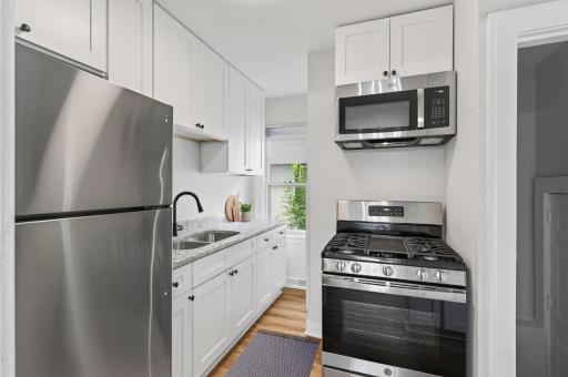 19_3346_Knox_Ave_N_3346_Knox17_220826_12_03_mls.jpg