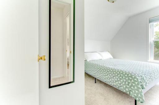 104 Linden St S Upper Level Bedroom 3.jpg