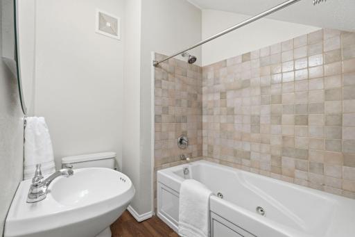 6-web-or-mls-A7401018.jpg
