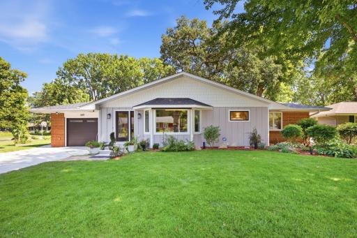 660 Harmony Circle, Wayzata, MN 55391
