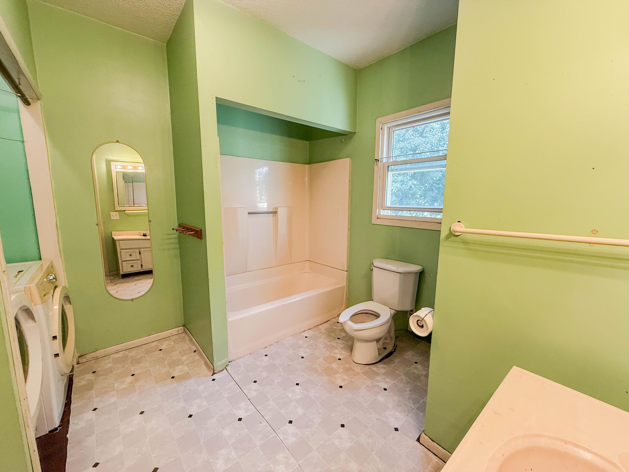 Full Bath & Laundry - Main Floor