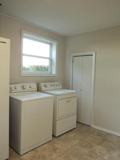 Laundry Area.JPG