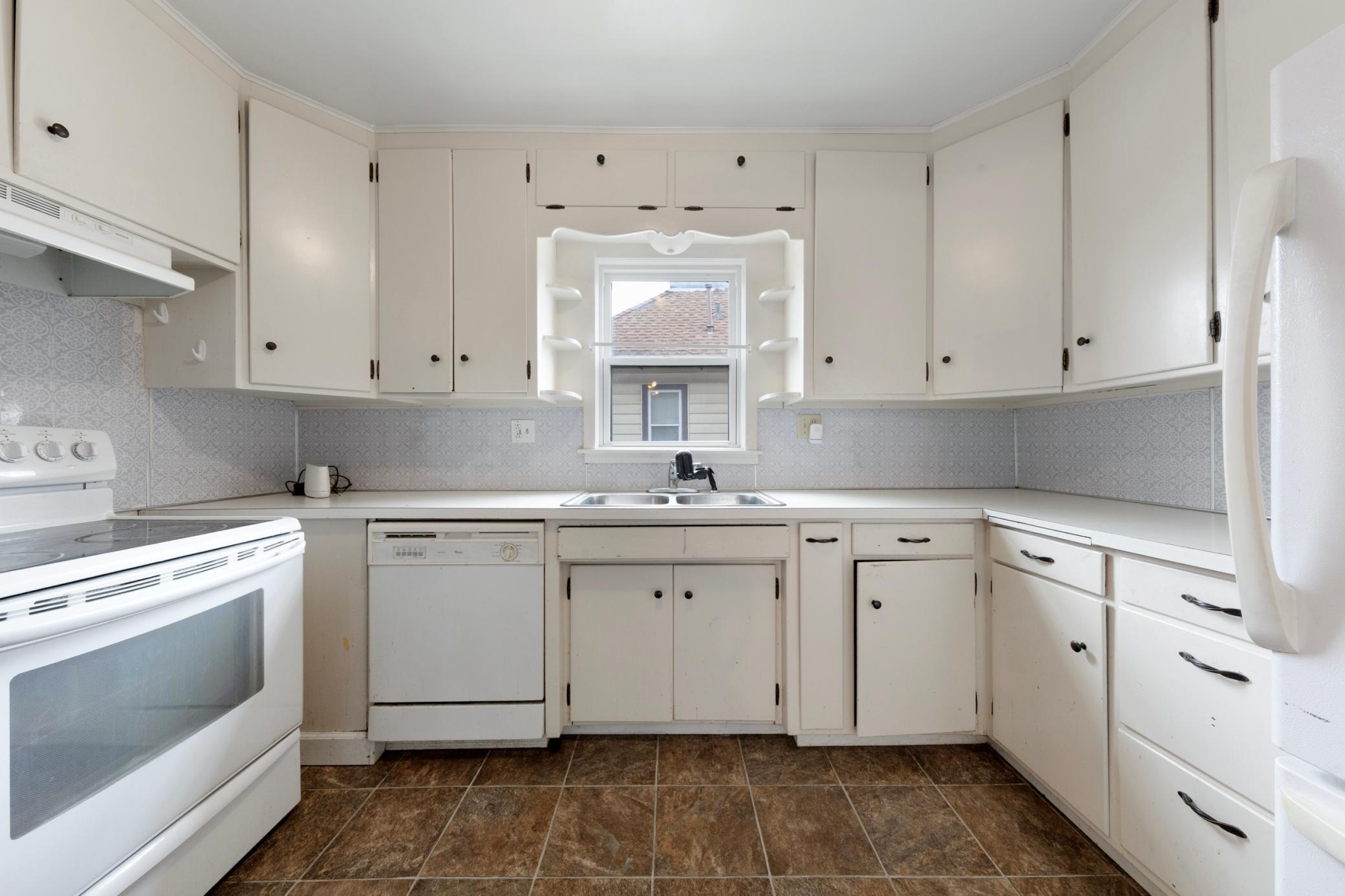 21_18 kitchen.jpg