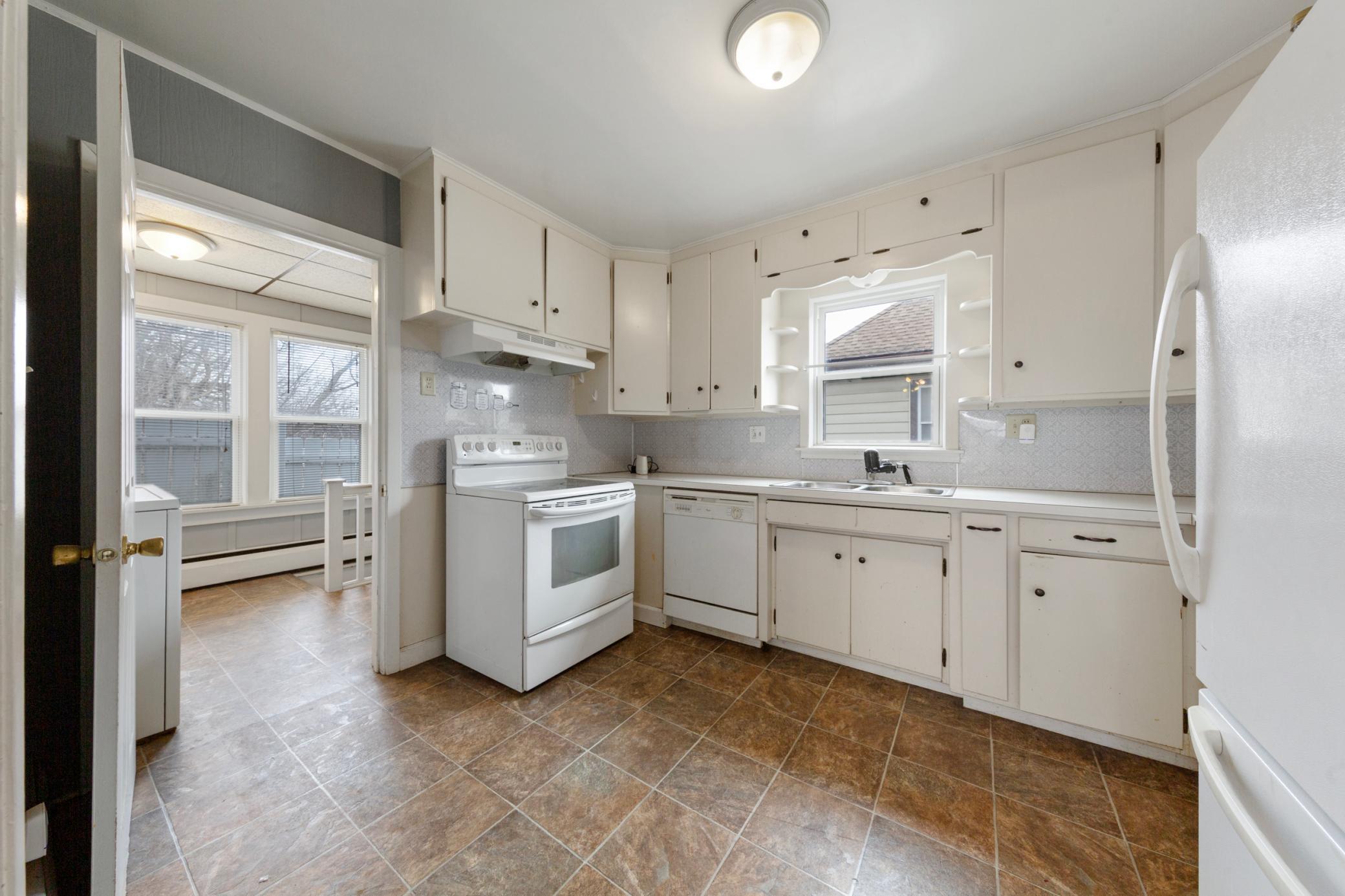 20_17 kitchen.jpg