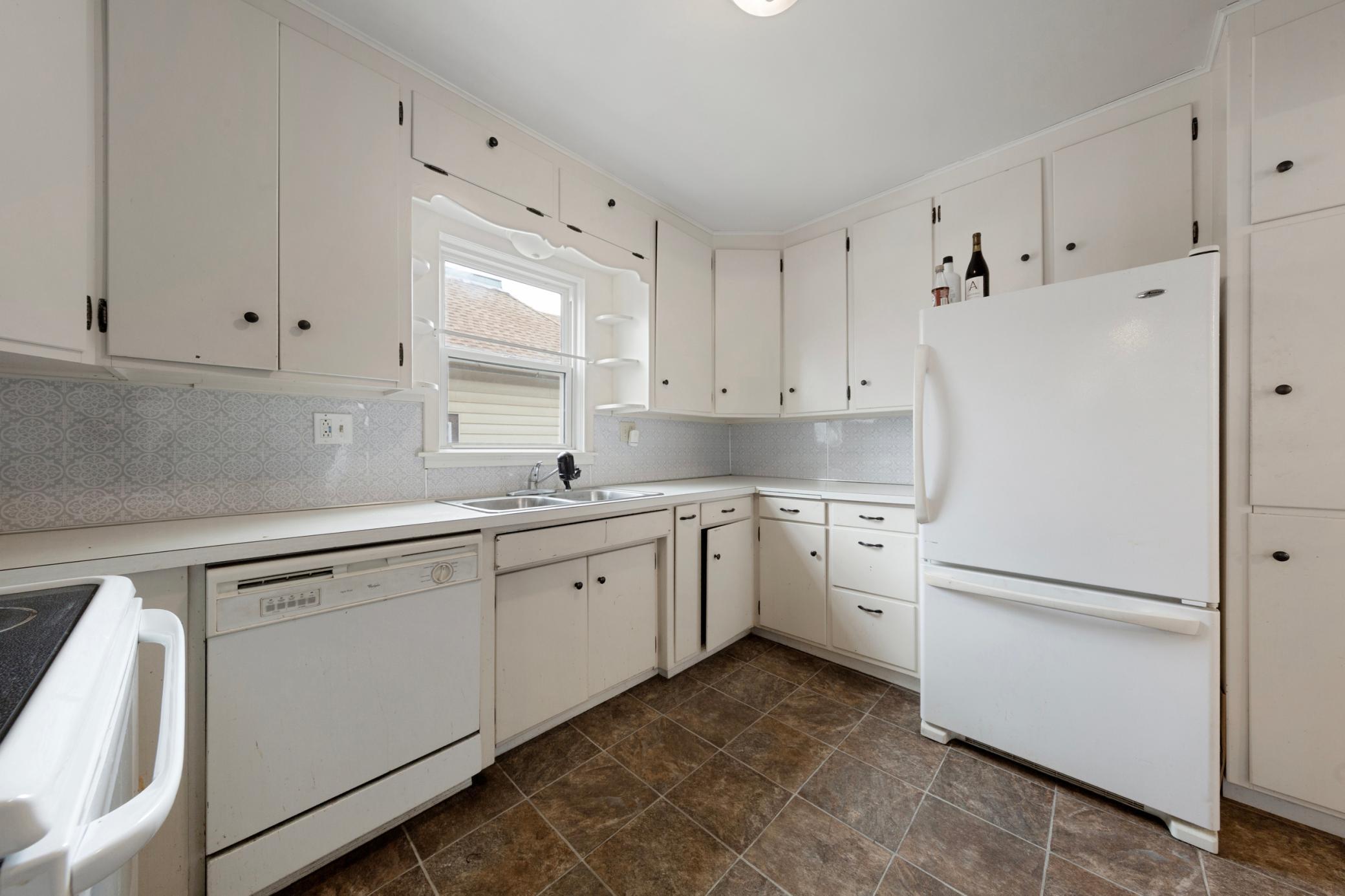 22_19 kitchen.jpg