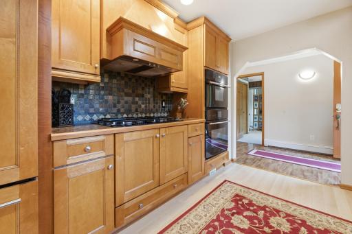06 kitchen.jpg