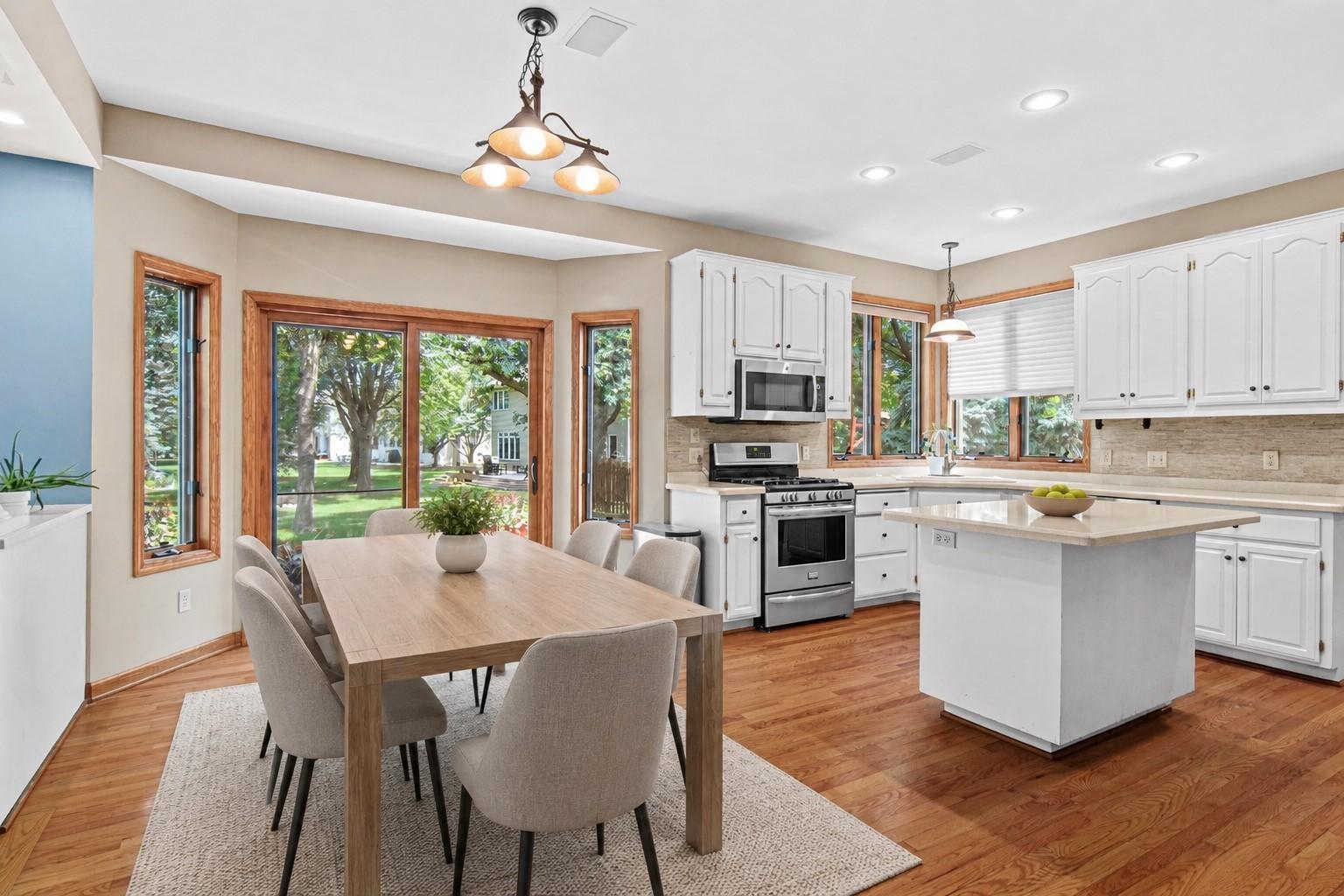 002_Dining RoomKitchen.jpg