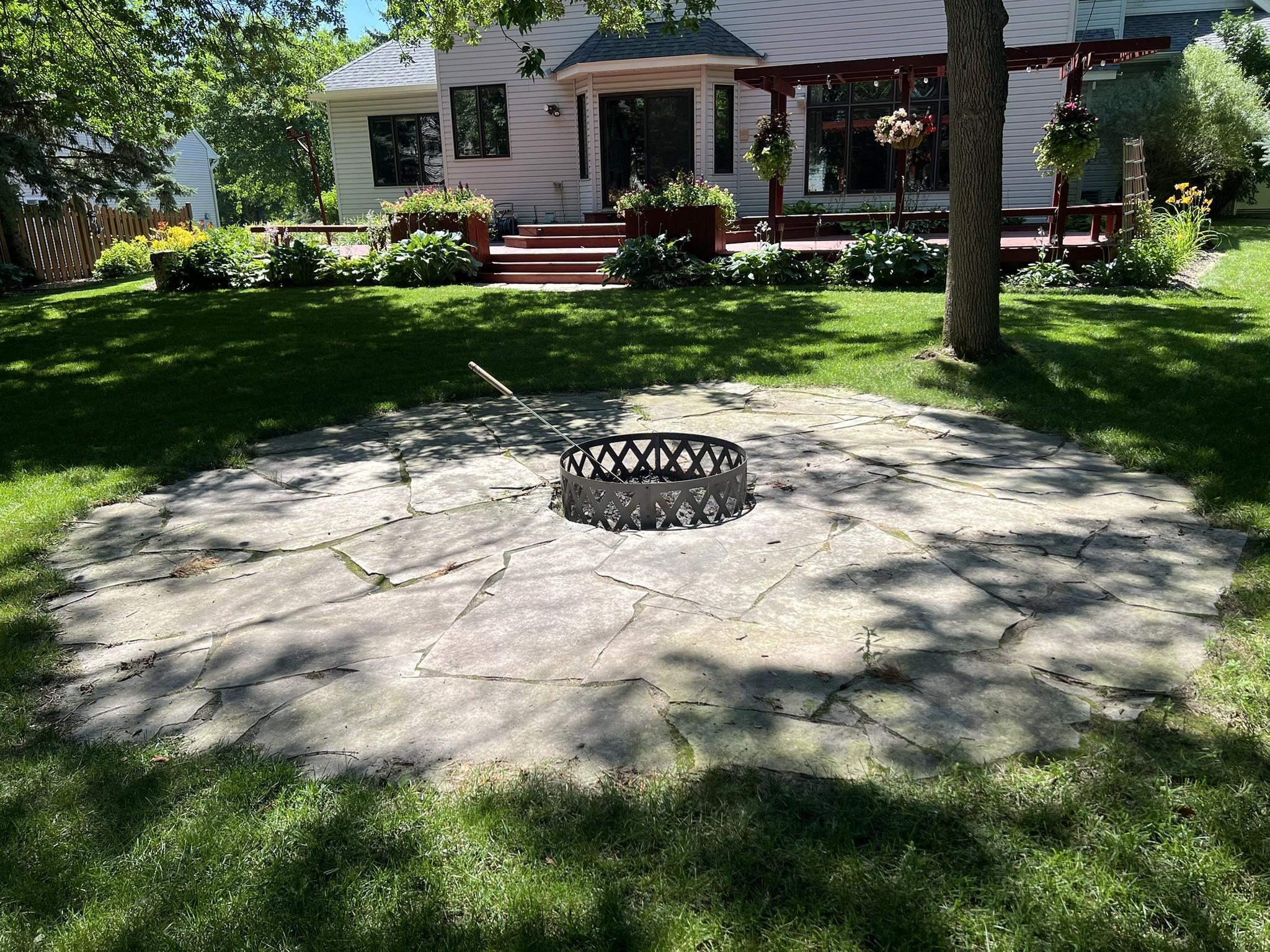029_Fieldstone firepit.jpg