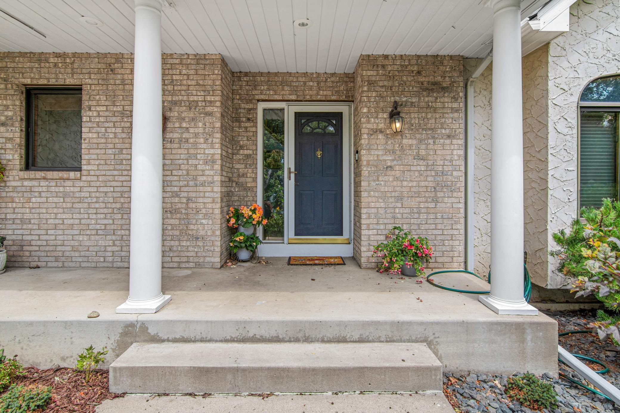 041_Front Entrance.jpg