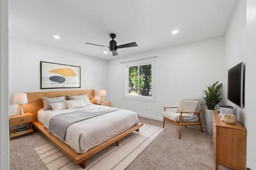 2667 Hawthorne - bed 1 Virtually staged.jpg