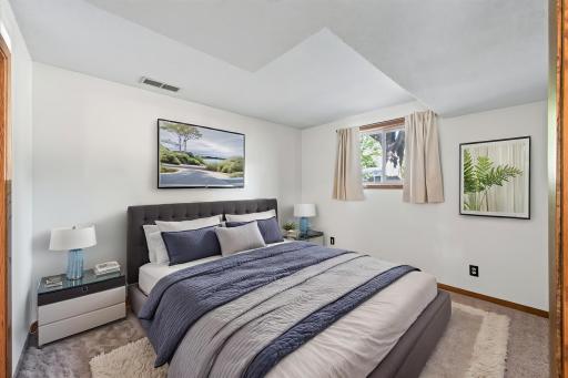 2667 Hawthorne - bed 3.jpg