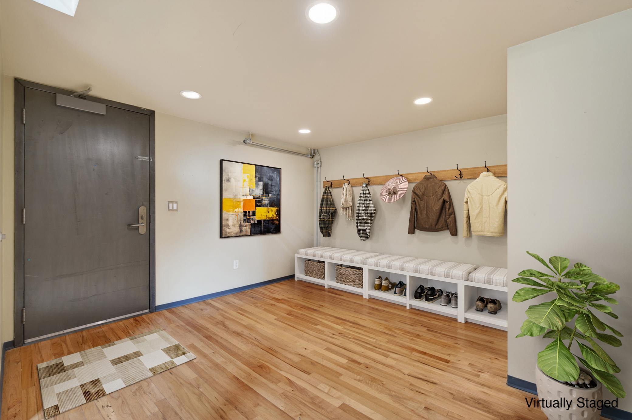 Large foyer (image virtually staged)