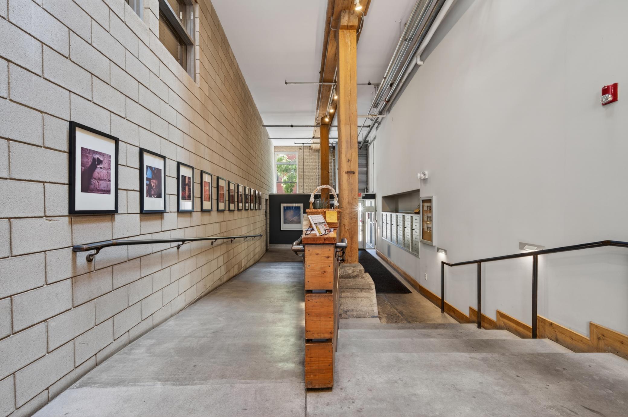 Rotating art gallery