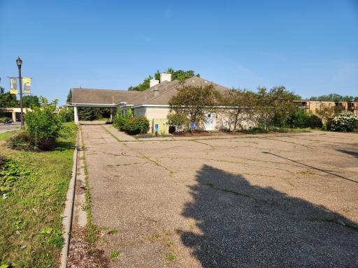 7300 42nd Avenue N, New Hope, MN 55427