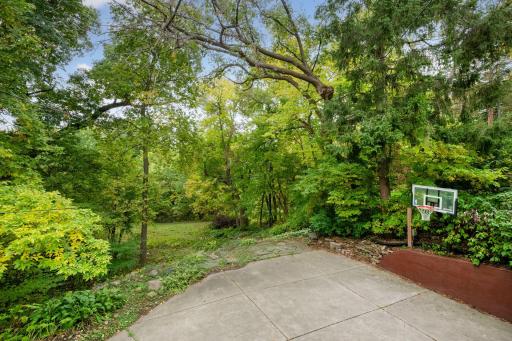 2817 Brookwood Terrace, Minneapolis, MN 55410