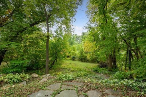2817 Brookwood Terrace, Minneapolis, MN 55410