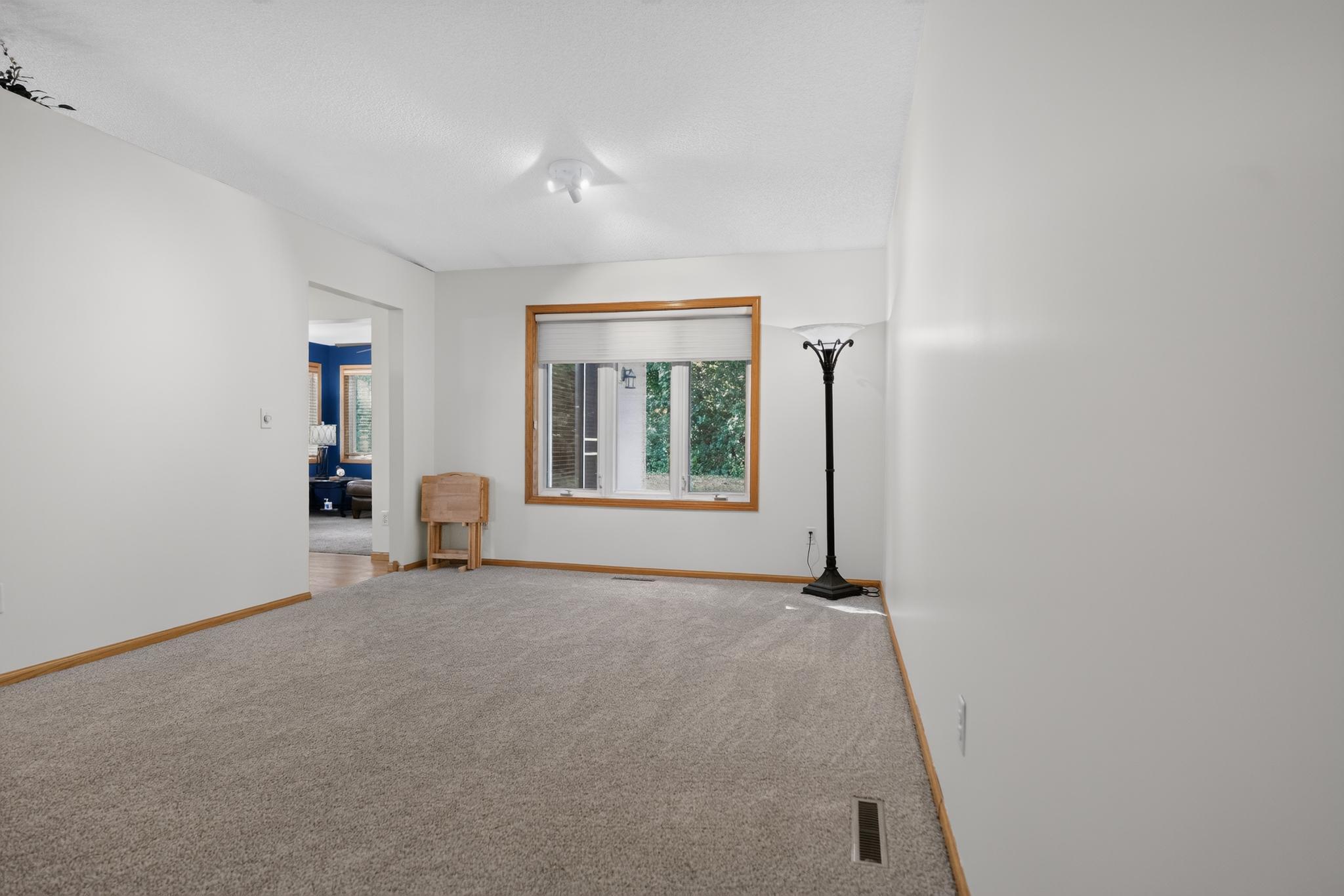 20_758_Garceau_Ln-Dining_room-7282.jpg