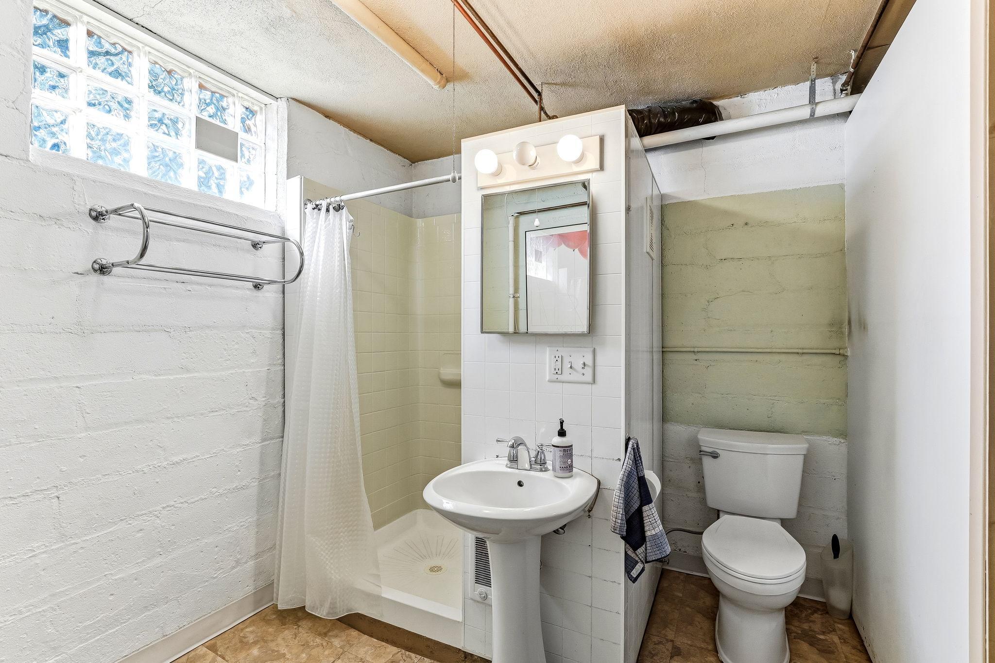 67-web-or-mls-5156-Logan-Ave-67.jpg