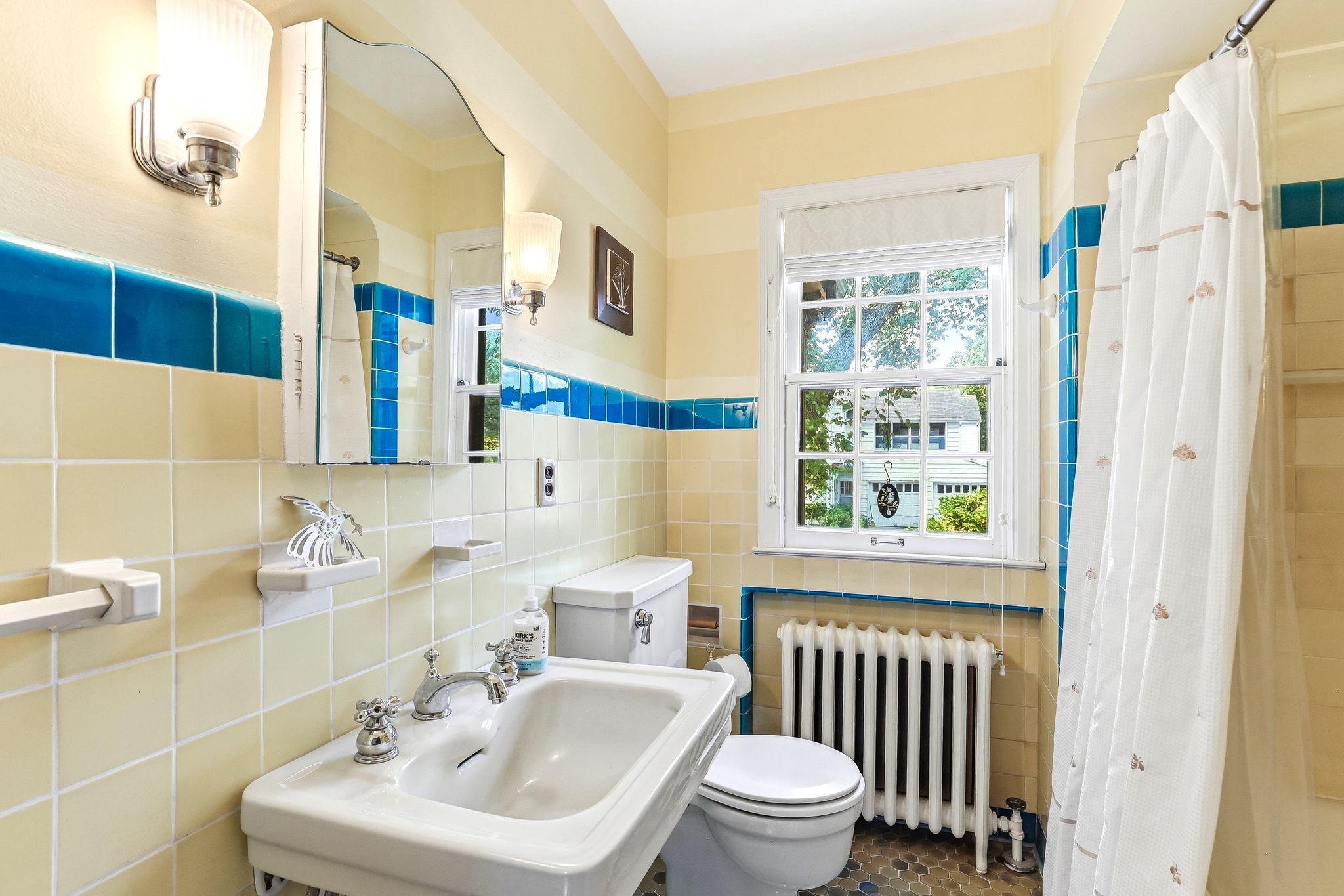 25-web-or-mls-5156-Logan-Ave-25.jpg