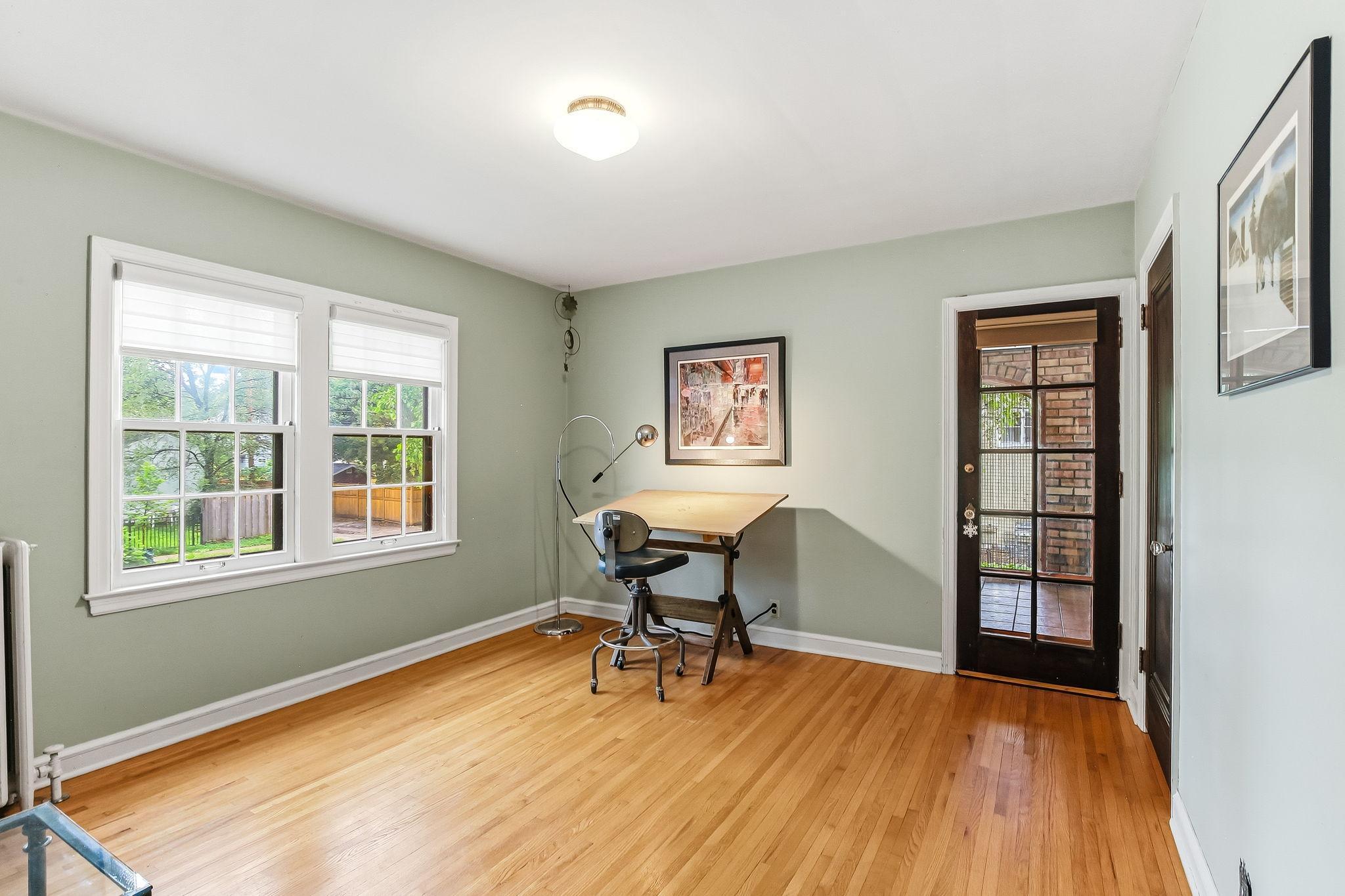 Main Floor Bedroom/Office