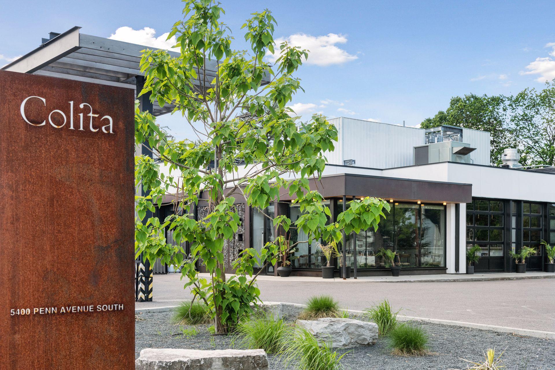 Walk to Restaurants, Coffee and More