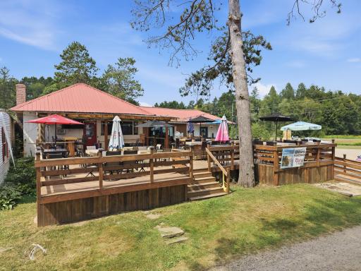 Well known deck with live music