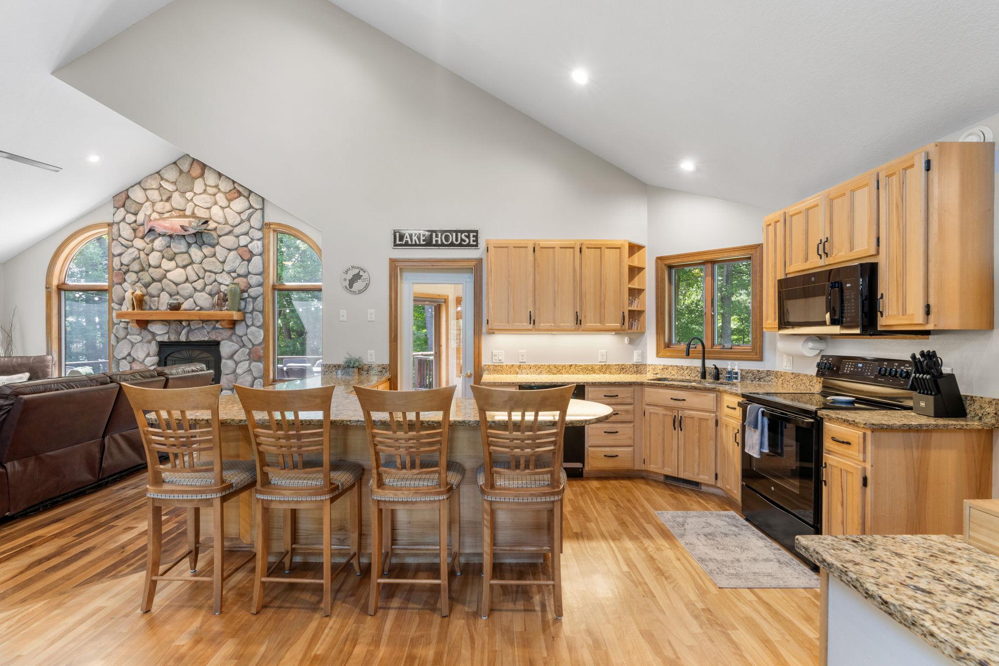 Kitchen breakfast bar for extra eating space