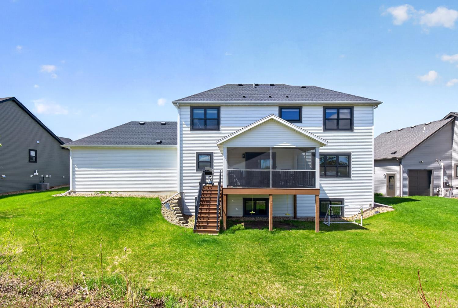 6 bed 4 bath home for sale in Somerby Golf Community 1702 Ancaster Dr NE Byron MN 55920