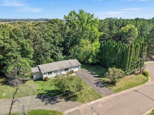 512 Eric Drive, Osceola, WI 54020