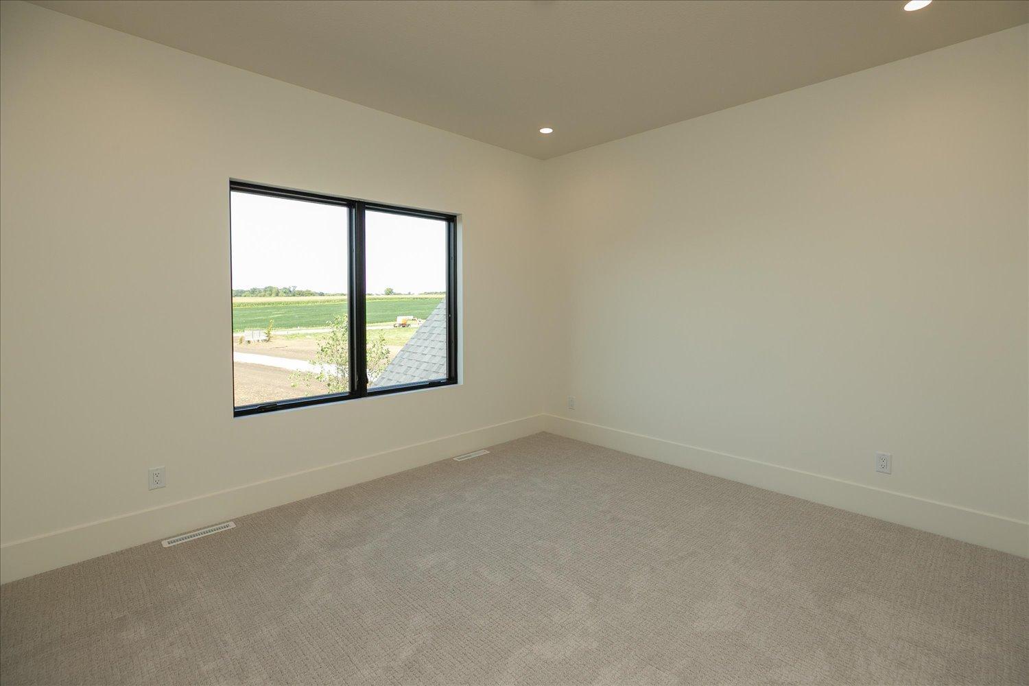 39-37-Bedroom.jpg