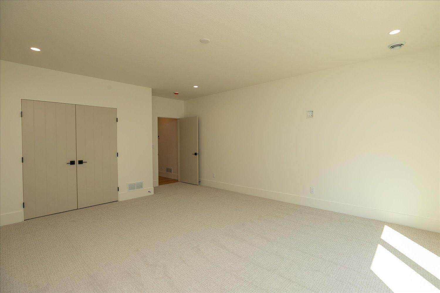 54-52-Bedroom.jpg