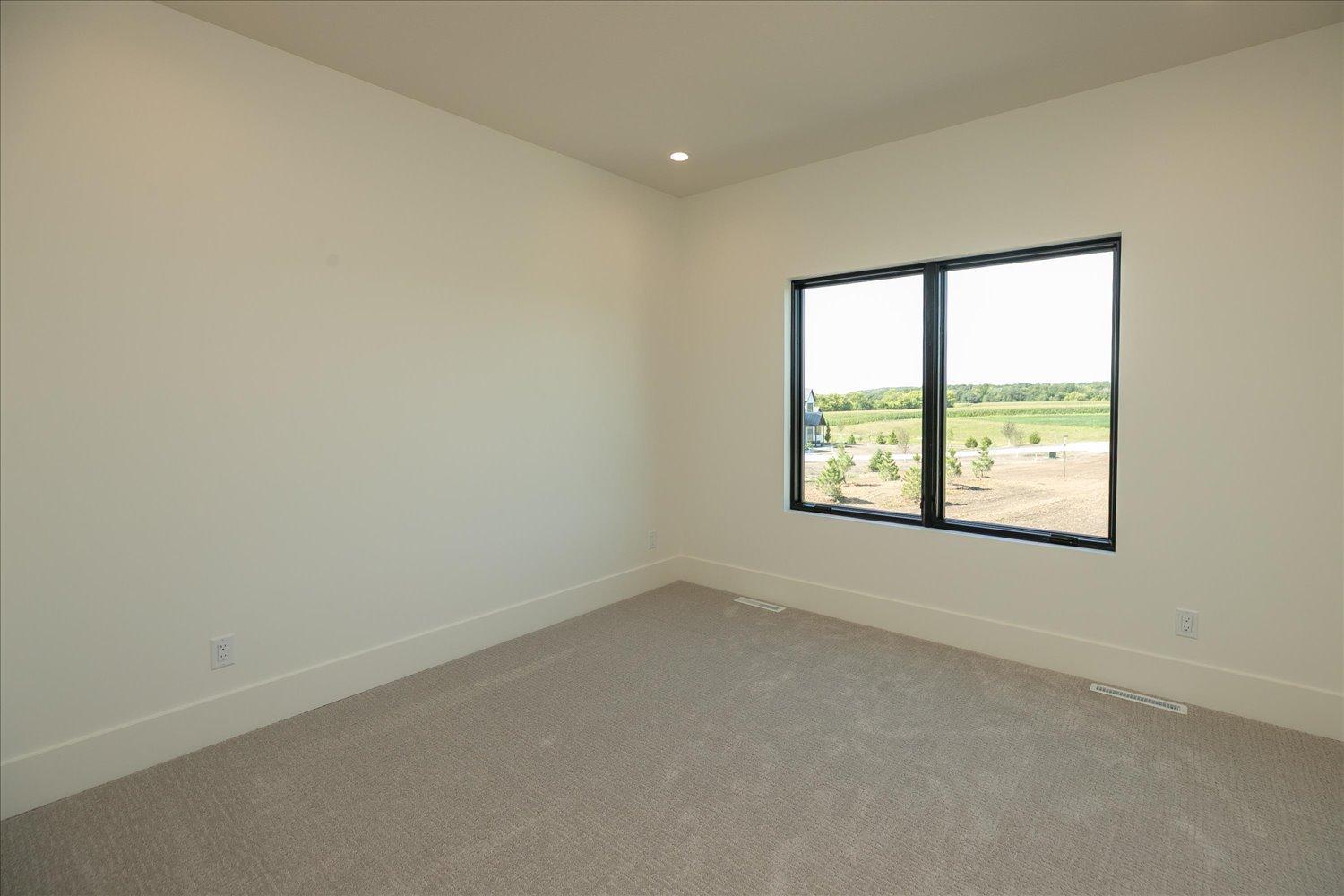 42-40-Bedroom.jpg